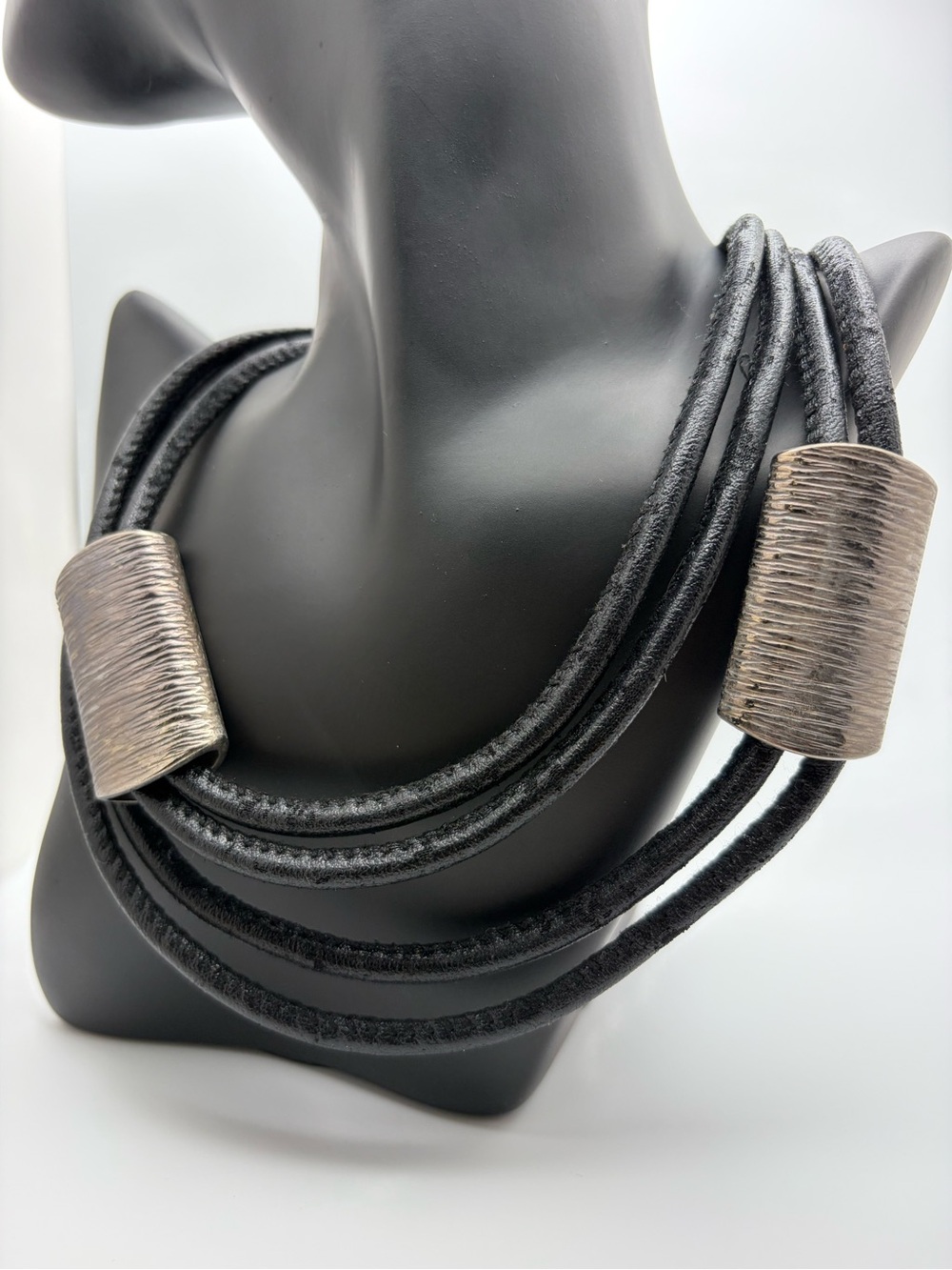 Modern Black Multi-Strand Leather Necklace with Brushed Silver Accents - Picture 3 of 7
